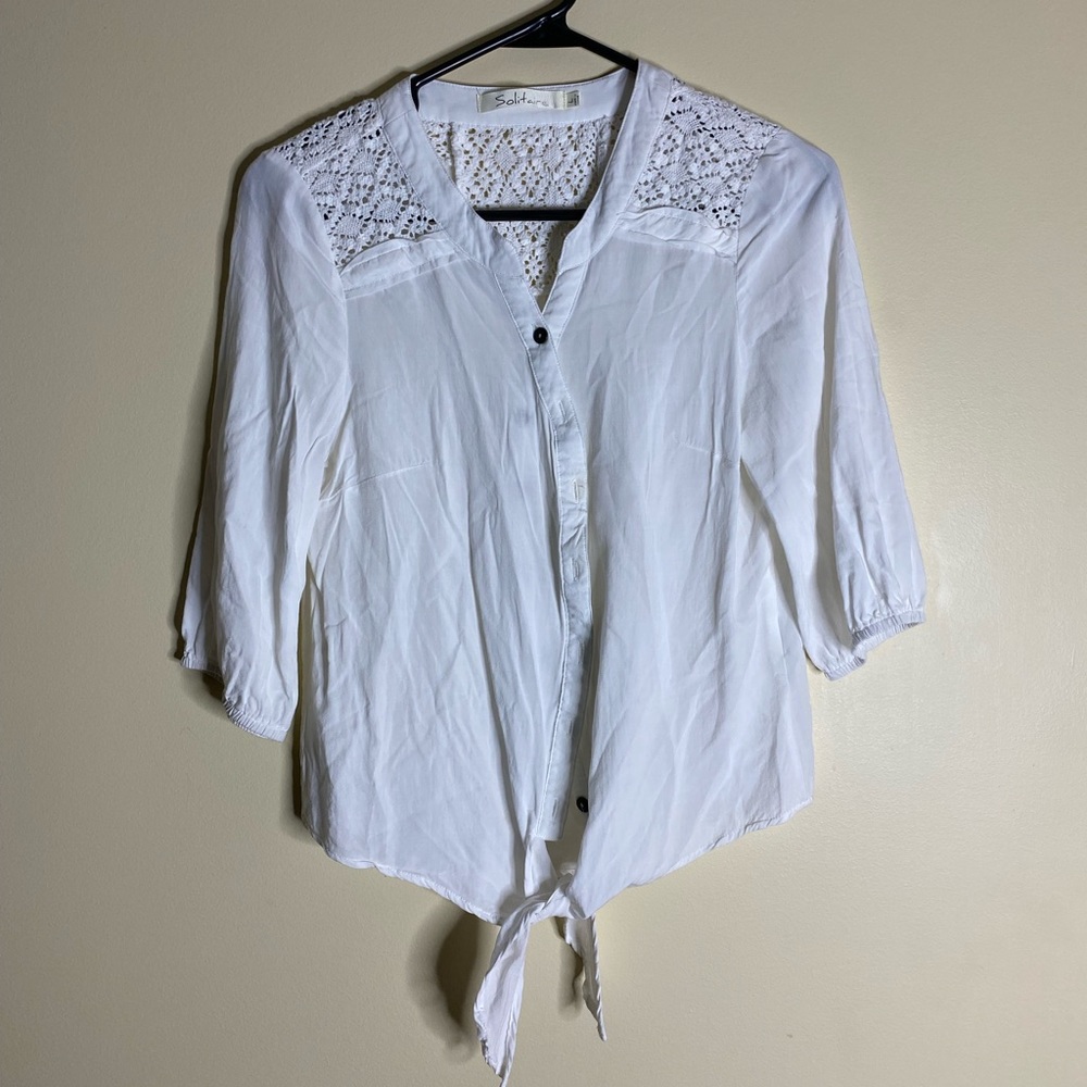 Woman’s tie up top